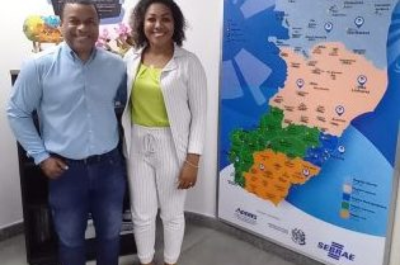 Professor Samuel J. Messias, junto a vereadora Patricia Crizanto (PSB) e Empreendedora em Vila Velha. / Foto: Divulgação.