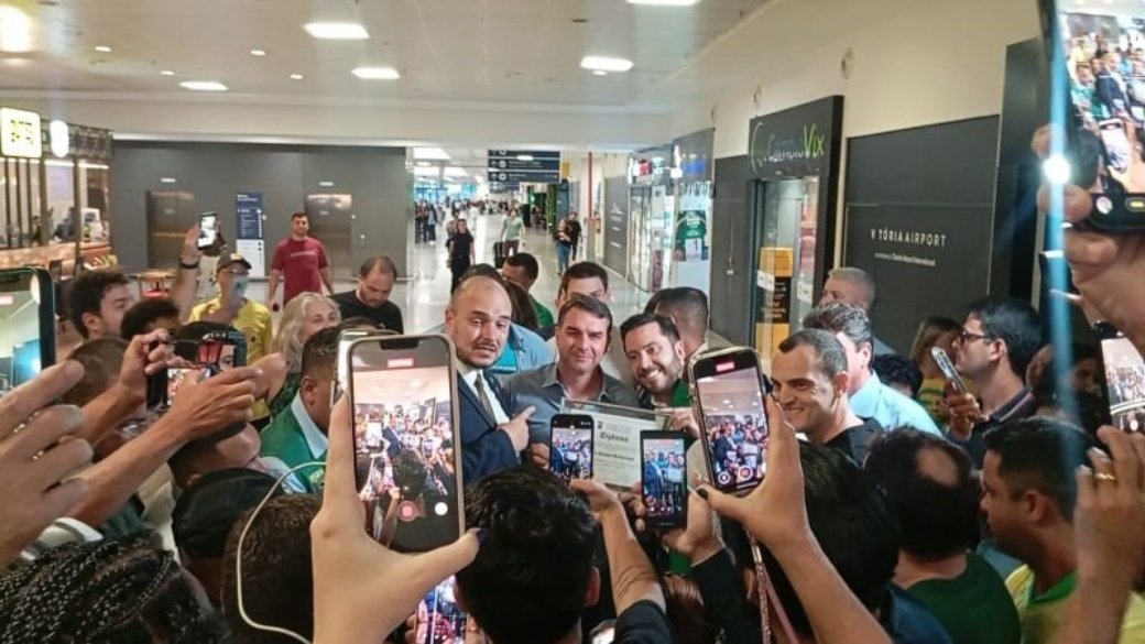 Flavio-Bolsonaro-capa