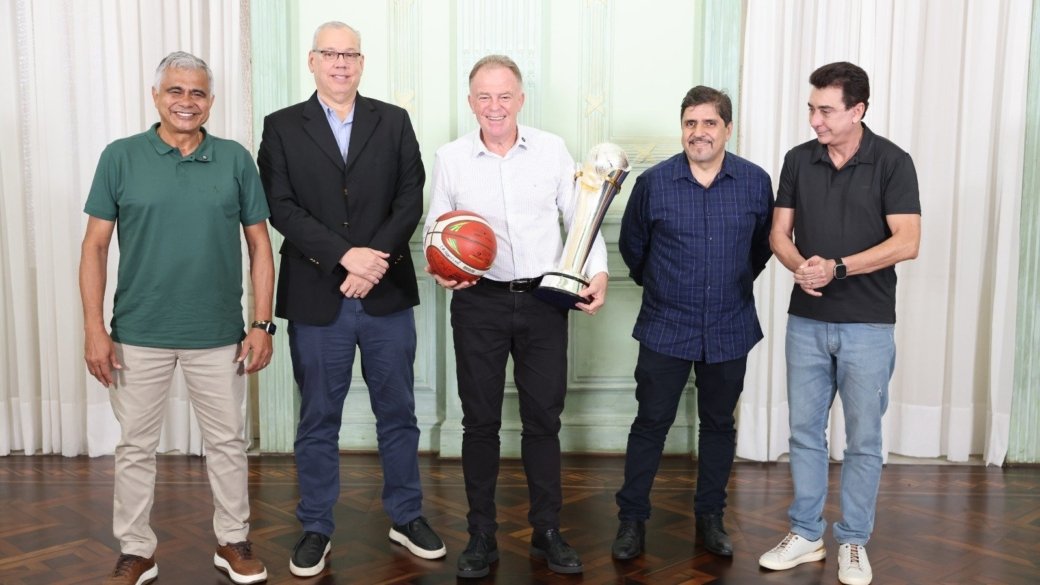 Governador-Renatocasagrande-taca-Copa-America