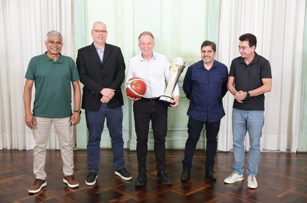 Governador-Renatocasagrande-taca-Copa-America