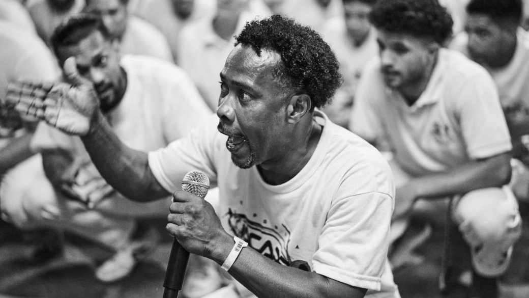 Mester-Macaco-microfone