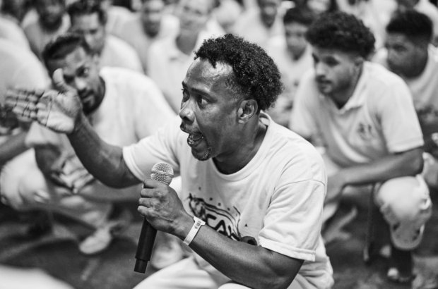 Mester-Macaco-microfone