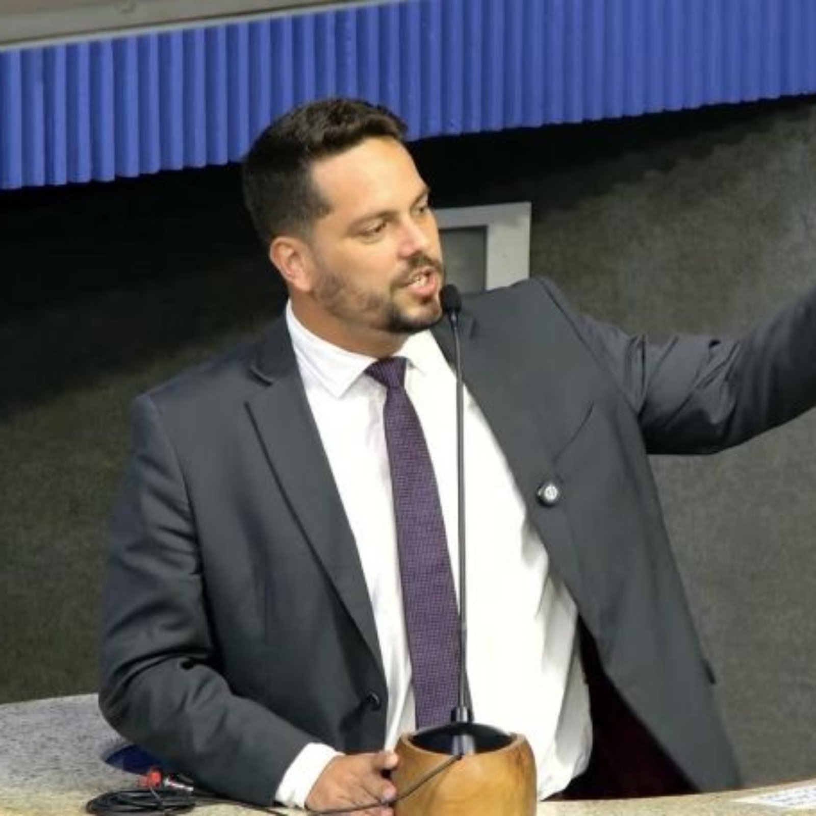 Em entrevista exclusiva, Camillo Neves esmiúça a aprovação da Comenda Geovani Silva e defende a urgência de dar palanque institucional aos técnicos anônimos e atletas das periferias de Vitória. (Foto: Assessoria do parlamentar)