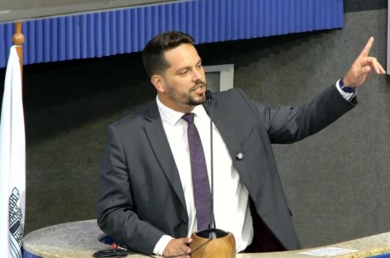 Em entrevista exclusiva, Camillo Neves esmiúça a aprovação da Comenda Geovani Silva e defende a urgência de dar palanque institucional aos técnicos anônimos e atletas das periferias de Vitória. (Foto: Assessoria do parlamentar)