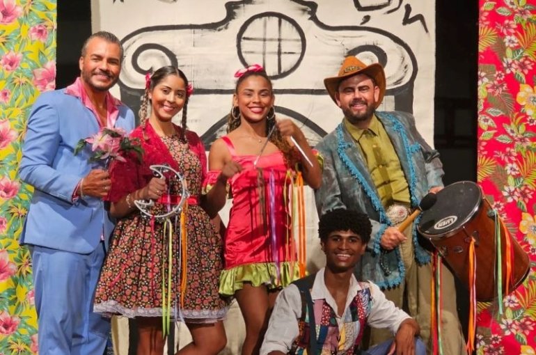 Com trajetória premiada no Espírito Santo, a comédia inspirada no teatro popular nordestino e em Ariano Suassuna ganha destaque no universo teatral. (Foto: Divulgação)